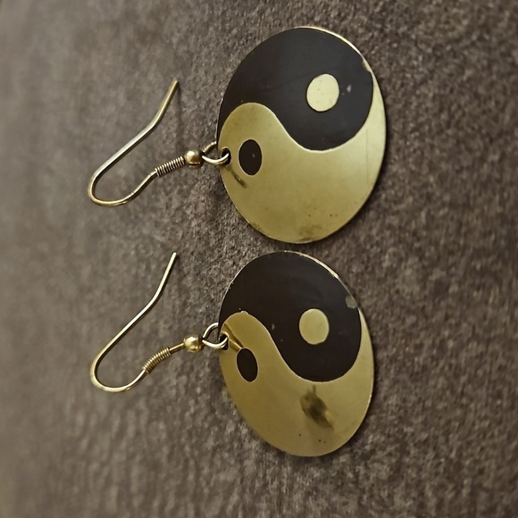 VTG Brass Yin Yang Dangle Hook Earrings - Picture 3 of 5